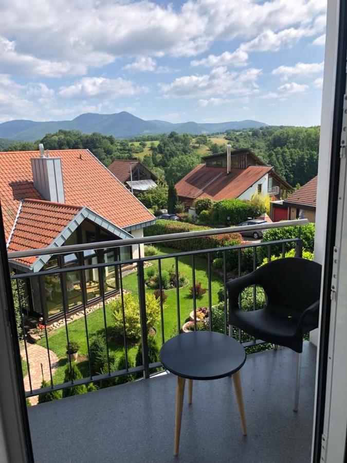 Freiraum Apartment อันไวเลอร์ อัม ทริเฟลส์ ภายนอก รูปภาพ