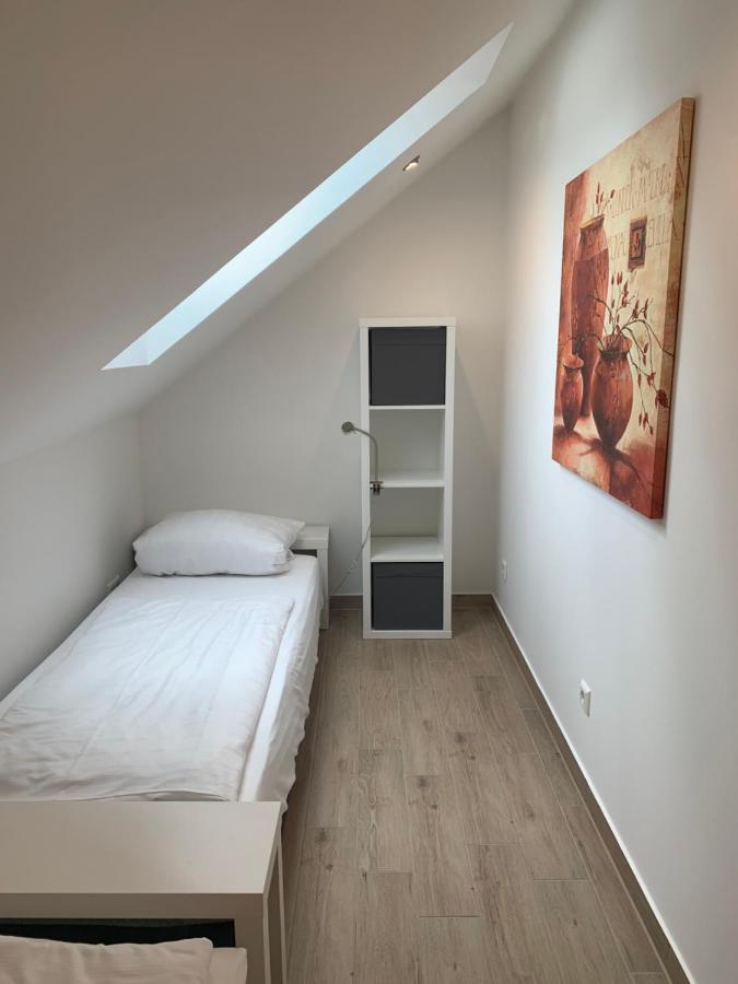 Freiraum Apartment อันไวเลอร์ อัม ทริเฟลส์ ภายนอก รูปภาพ